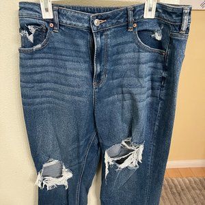 American Eagle Mom Straight Jeans